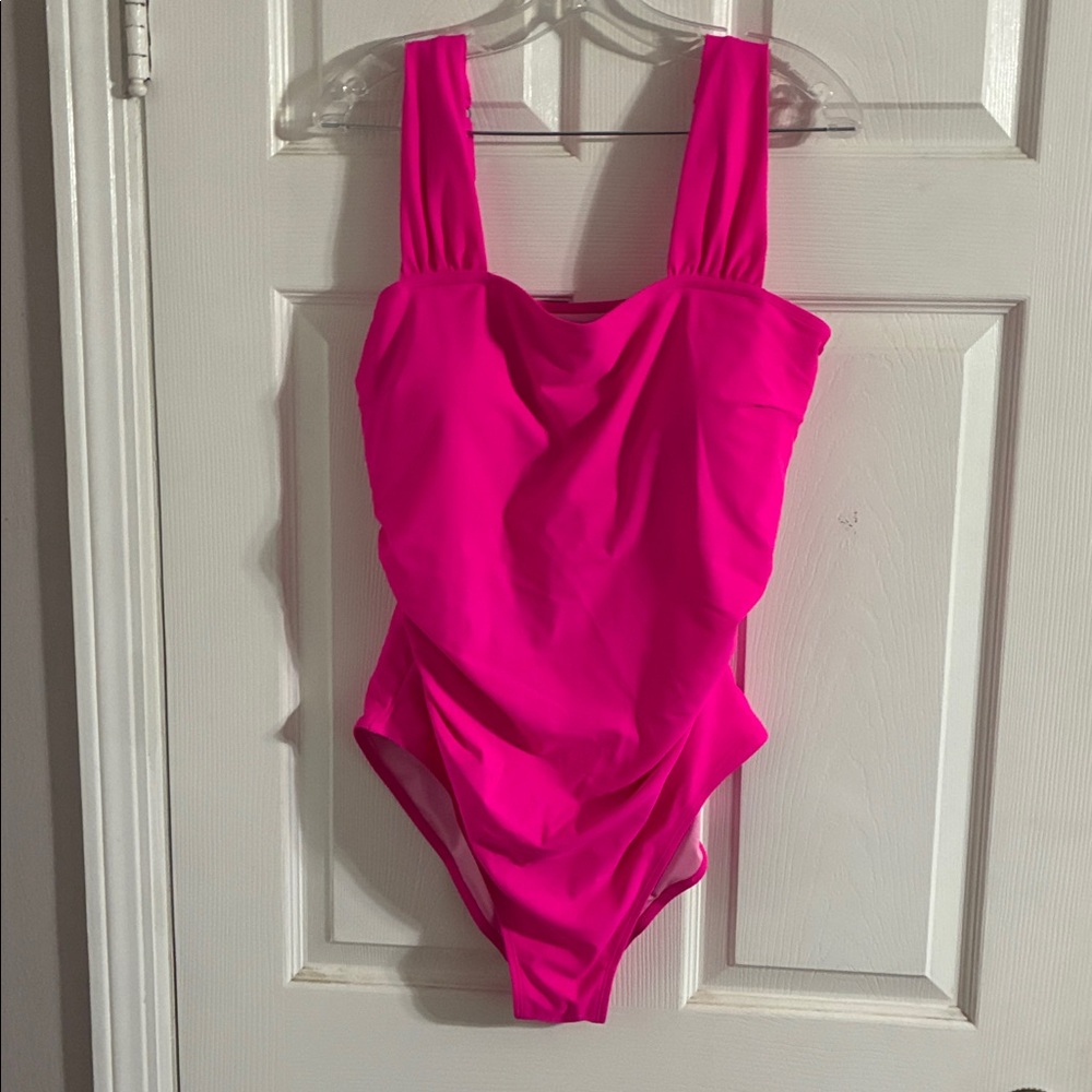 Vibrant Pink One-Piece Swimsuit with rouching 🩷